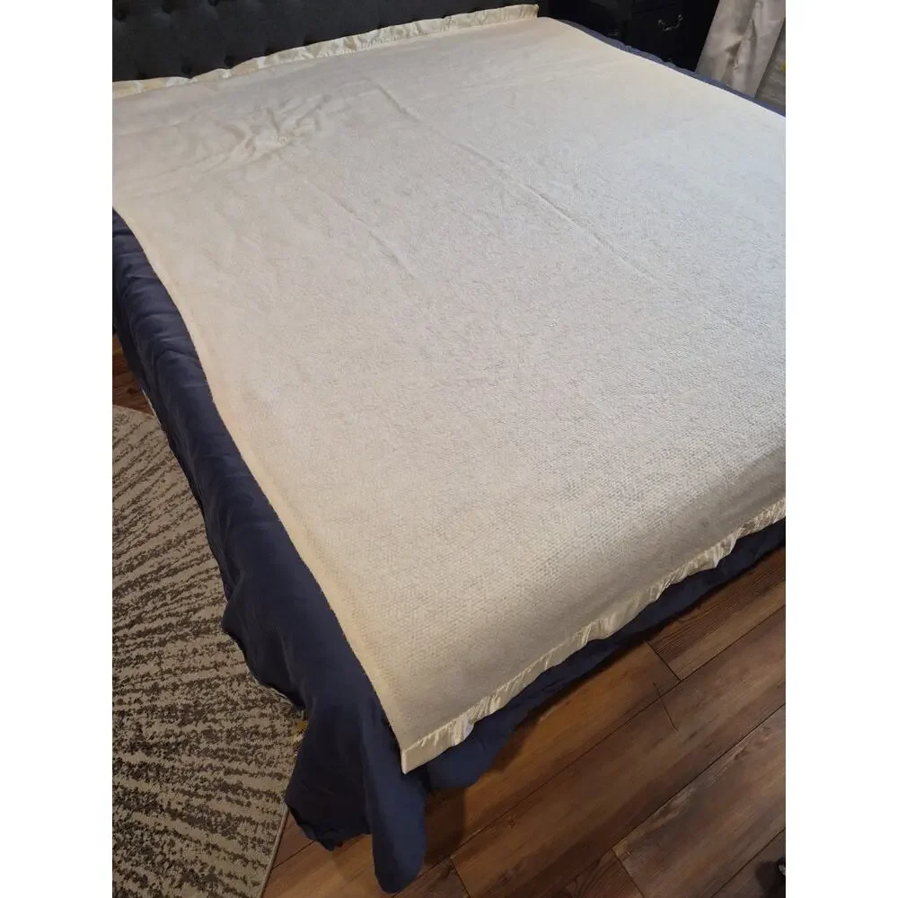 Vintage Acrylic Waffle Weave Blanket Ivory Cream Twin Satin Trim USA 69x87